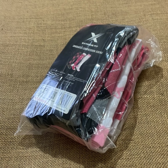 Compression Socks 15 - 20mmHg Size S/M 3 PK - Picture 3 of 6